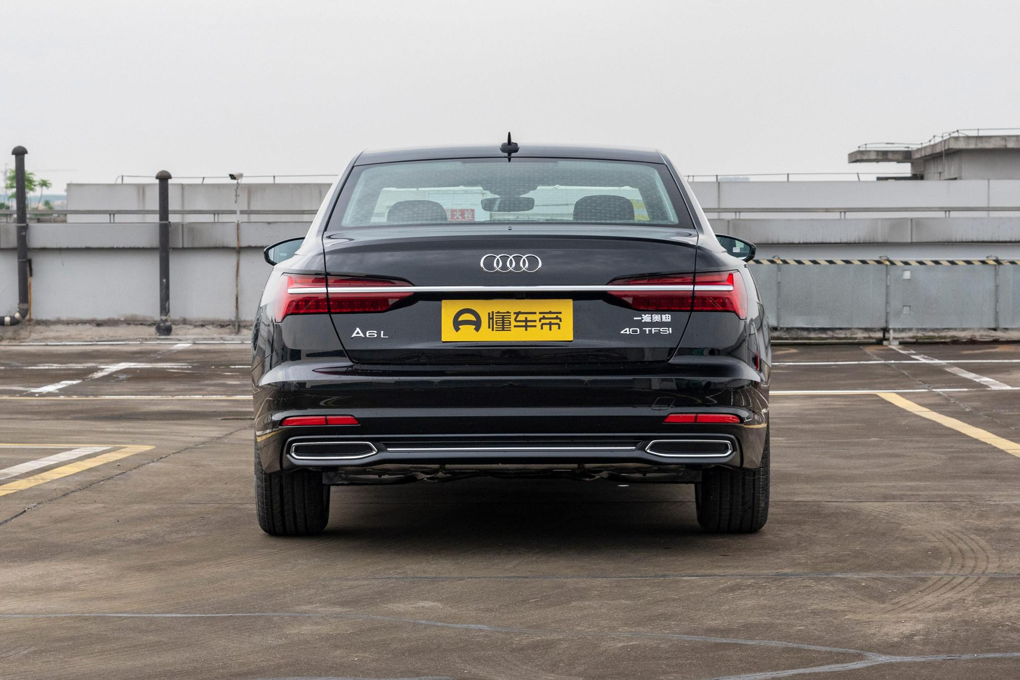 2022款奥迪A6L正式上市，部分车型价格上涨，起售价41.98万