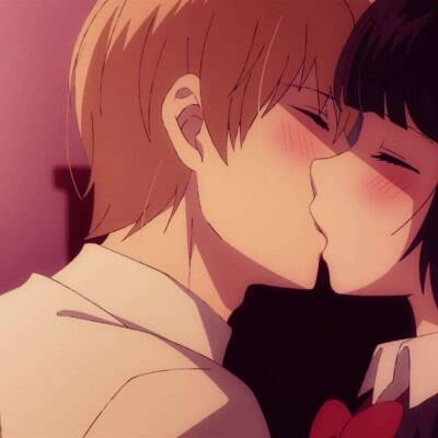 2.每次挂电话之前会亲亲1.