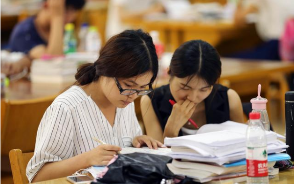 网友整理的“考研”黑名单出炉，不光歧视双非，还压分严重