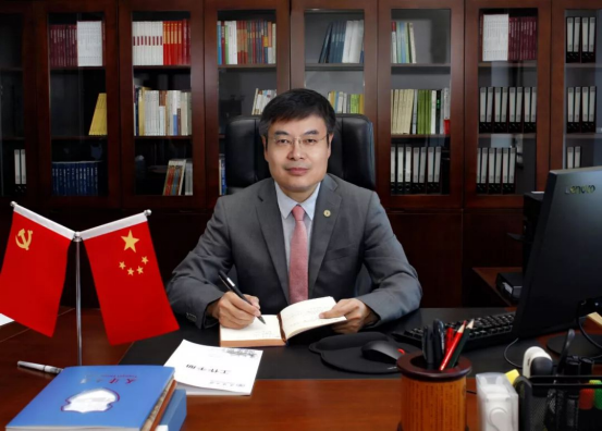 它是中国第一所现代大学，走出“两弹一星”功臣，培养84位杰出政界校友！