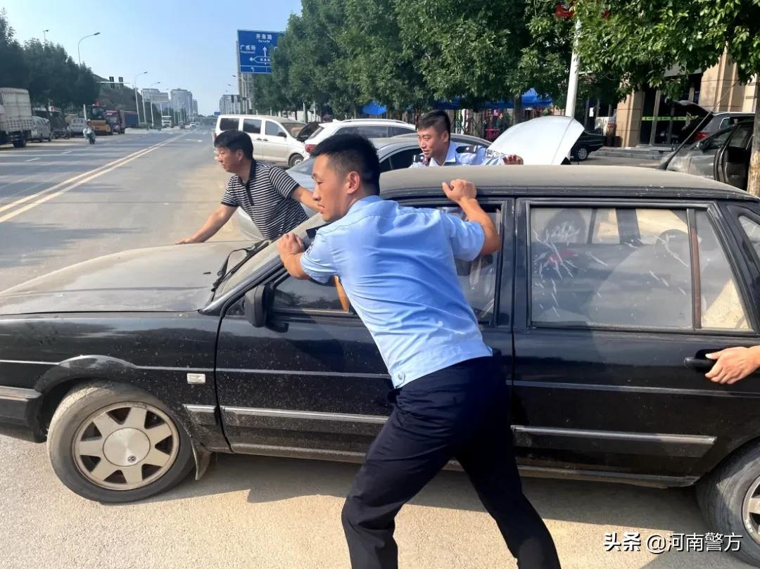 暴雨中的河南公安力量丨用忠诚筑起湛蓝堤坝——致敬奋战在抗洪救灾一线的勇士们