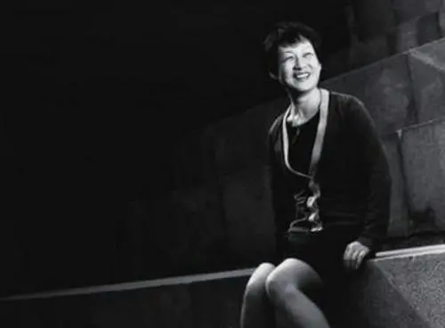 2021中国内地唯一入榜女强人！学医女成亿万富豪，2月套现5.5亿