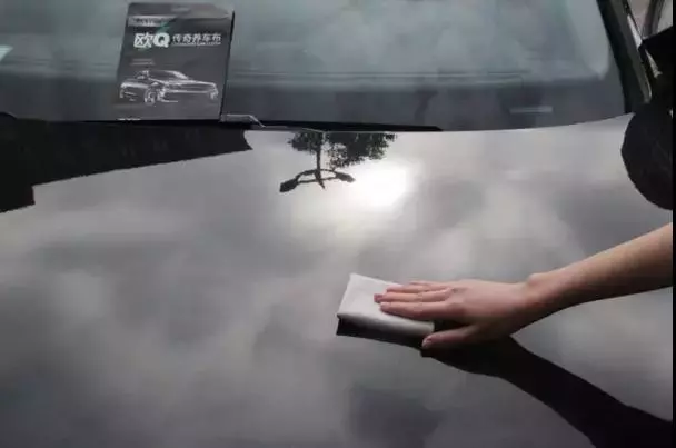 4S店上千元的镀膜，几十块就能自己搞掂，旧车3秒变新车