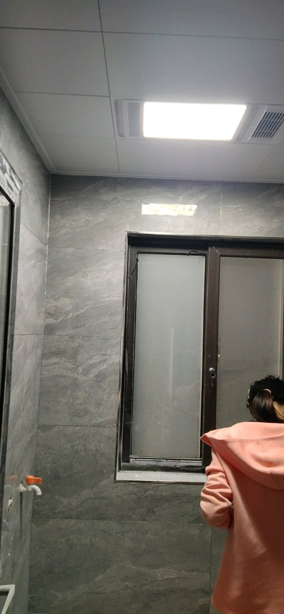 簡裝目前花5萬，終於快結束了，找親戚裝的確實省錢，就是進度慢