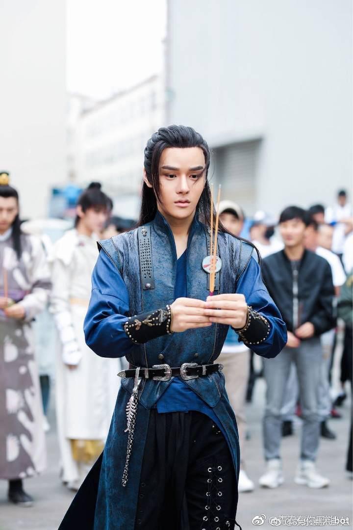 青春斗人物介绍易烊千玺前队友王思聪富二代好友偶练2所有选手都在