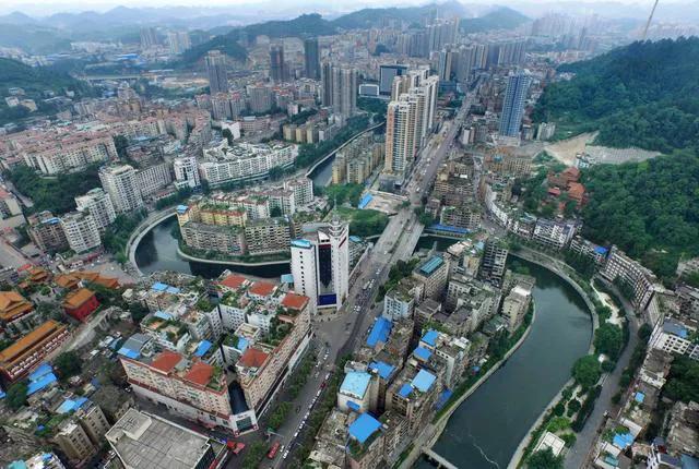 贵州省将打造2个都市圈，8个三线城市，有望赶超广西