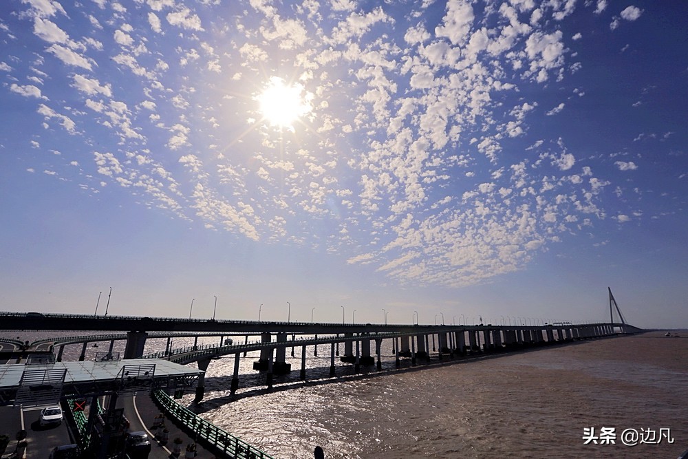 杭州湾跨海大桥，桥上俯瞰杭州湾别有一番风景