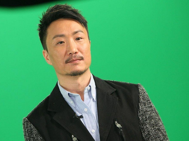 郑中基的下坡情史，38岁官宣婚讯当天离婚，49岁爱上5位港圈神颜
