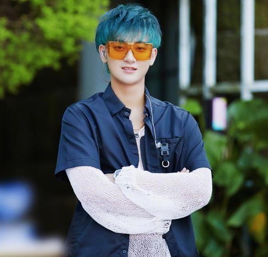 28中韩男爱豆蓝色系头发,神仙颜值22