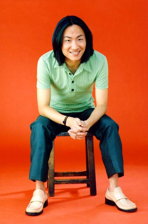 郑中基的下坡情史，38岁官宣婚讯当天离婚，49岁爱上5位港圈神颜
