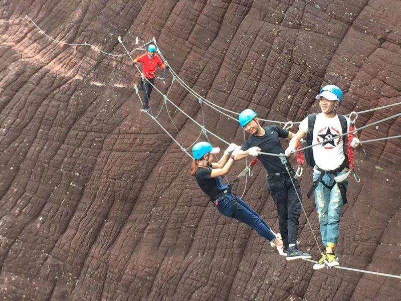 老君山挑战之旅丨3小时飞拉达攀岩，9公里大峡谷漂流