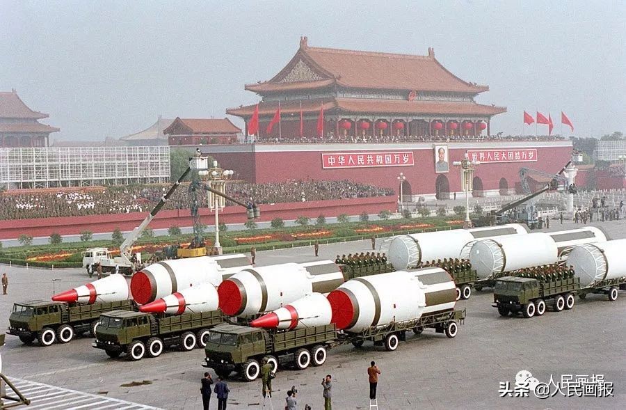 珍藏版！历次天安门广场的阅兵影像