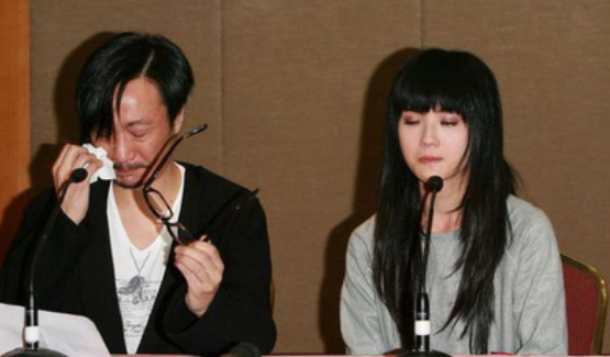 郑中基的下坡情史，38岁官宣婚讯当天离婚，49岁爱上5位港圈神颜