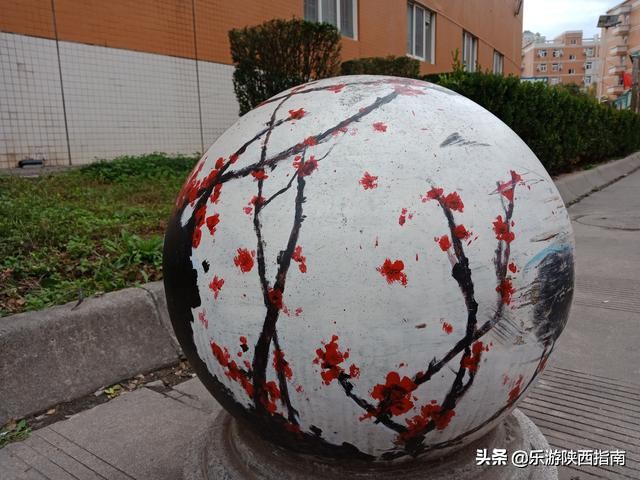 五院四系法最末！被叹惜的政法长安校区，有着超美的秋色与一日游