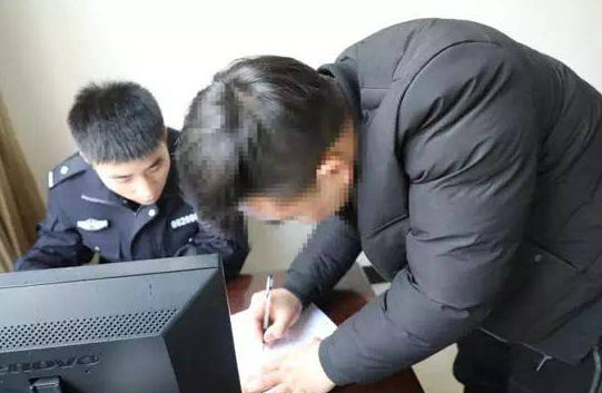 追求女神7年，婚后他却抽出了水果刀……