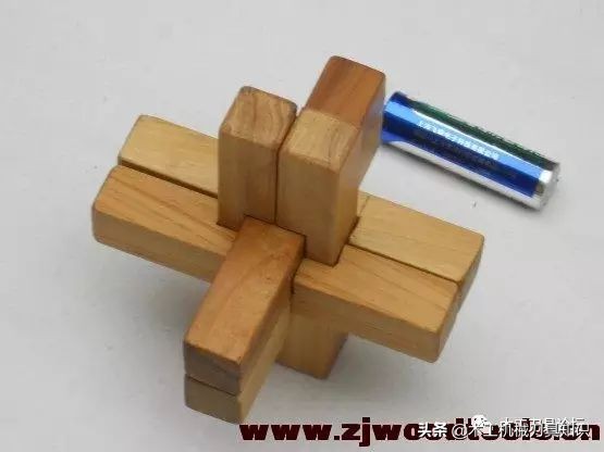 鲁班锁用柱黄金搭档，二十柱可拼四百式详细流程