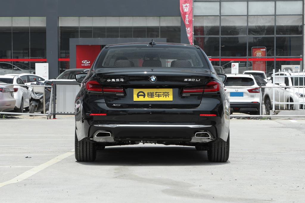宝马530Li Xdrive 豪华套装——老牌绅士的优雅，舒适才是卖点