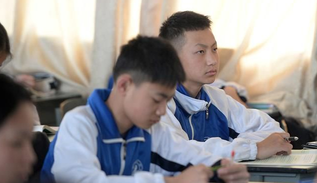 网友建议学校全部改为寄宿制，教育问题将迎刃而解，家长：不赞同