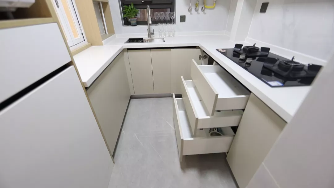 这房子暗得我看不下去了！改造之后变八口阳光之家