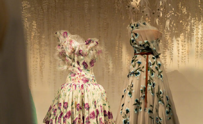 男生最喜爱的“女友”职业排行榜，榜首实至名归，学生心驰神往