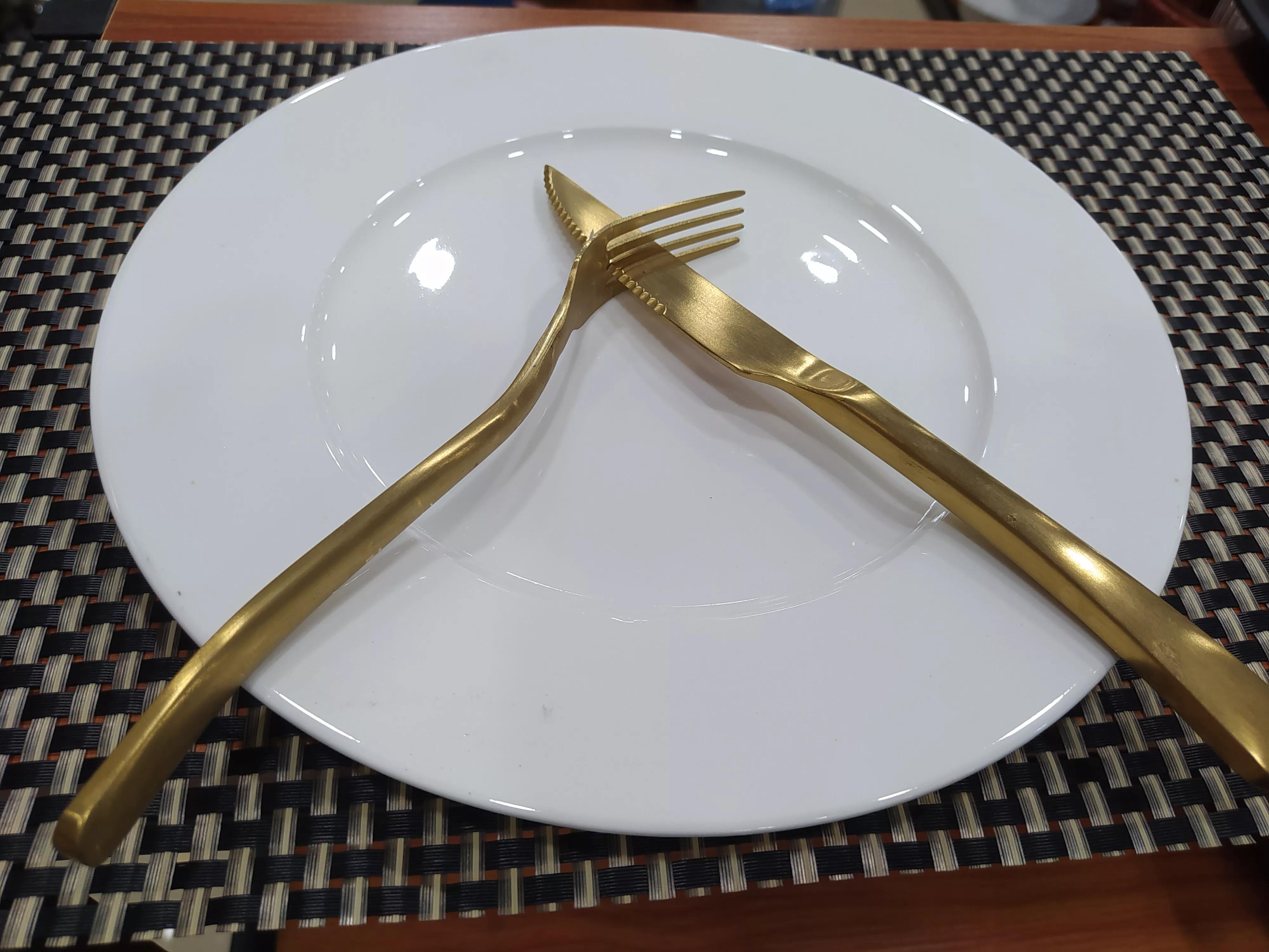 西餐刀叉摆放的5大暗语你知道多少?