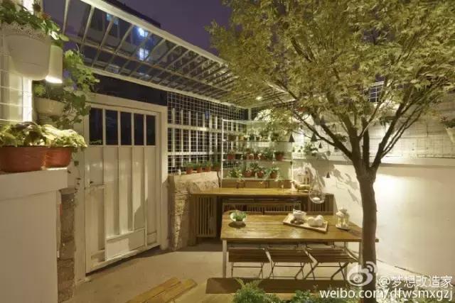 为改造43㎡老公房，她骗父母去旅游，仅花14天变两室一厅花园别墅