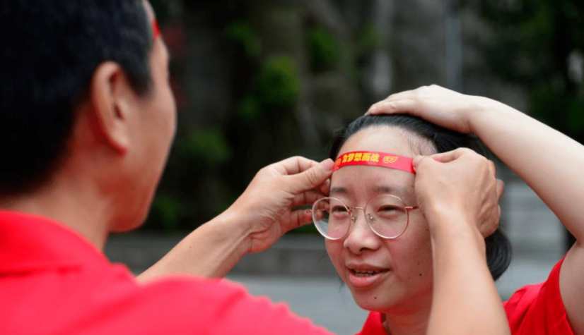 西安一高中拟国庆补课遭学生投诉，学校整改彻底，家长忧心忡忡