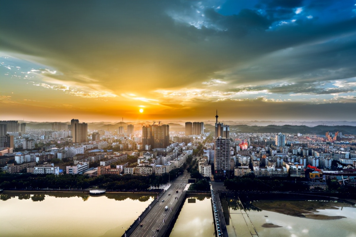 四川被一所新大学“砸中”，喜获政府全力支持，有望成高考新选择