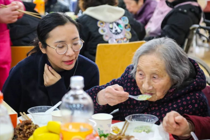 老年人嘴里经常“没味道”？试试这些果蔬汁，好喝又健康