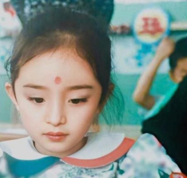 杨幂的豪放情史：征服3名男星，成为50亿资本大佬，自称前任人脉