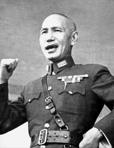 中央三次调陈龙保护毛主席，但都被他拒绝，这是为何？