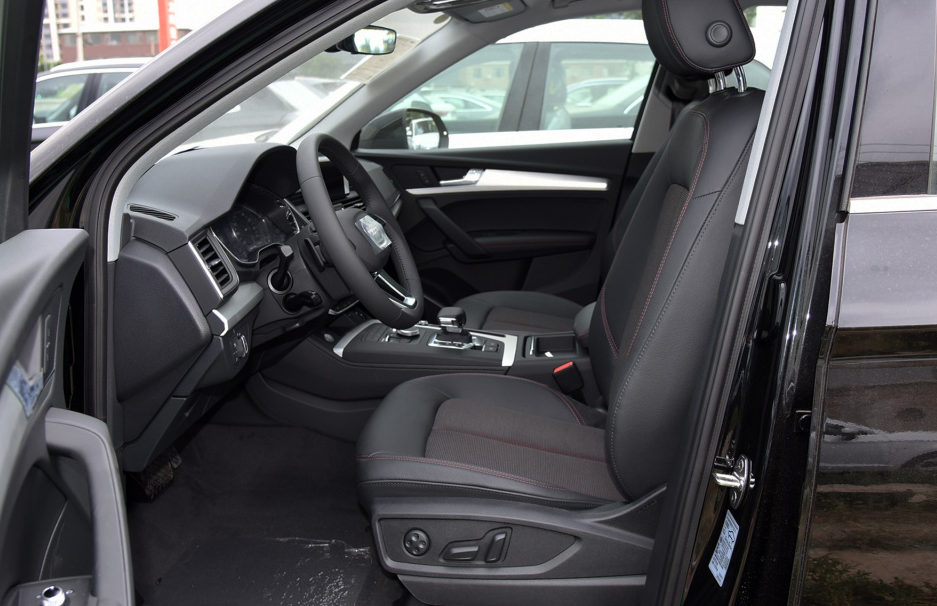 进取型奥迪Q5L，2.0T+DCT，190马力，油耗7.1L