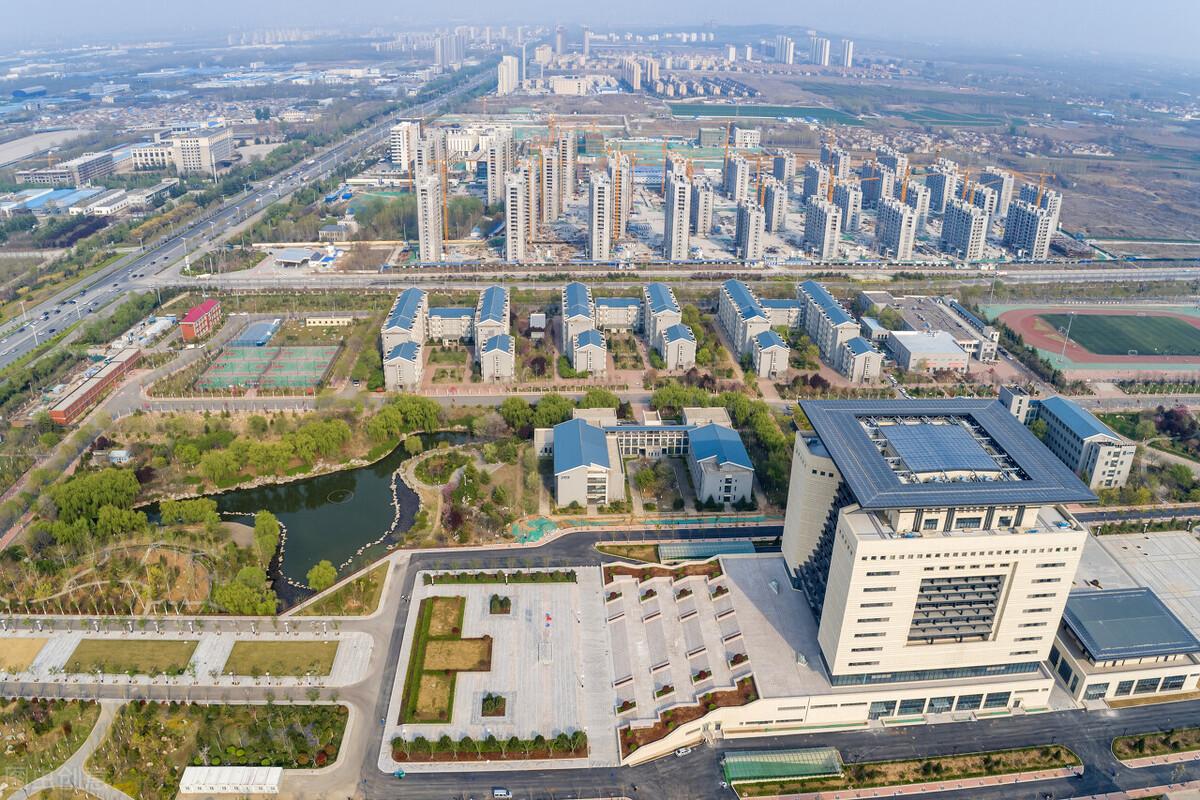 文科生学这四类专业，未来前景好发展空间大，高低分都能选