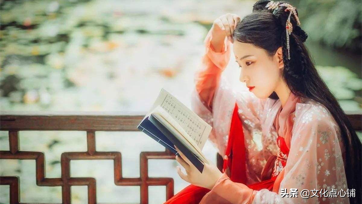 白居易回忆初恋，写下一首感人诗作，仅开篇两句就让人莫名想哭