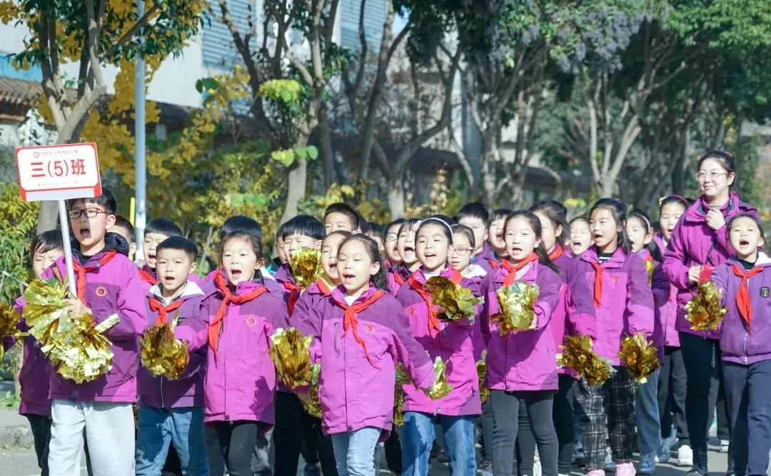 阳光运动，快乐成长丨洛阳东外小学部队列队形广播操比赛