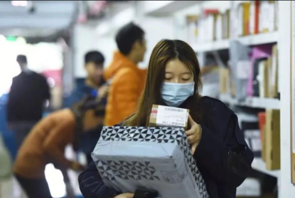 在北京读大学生活费（2021大学生）