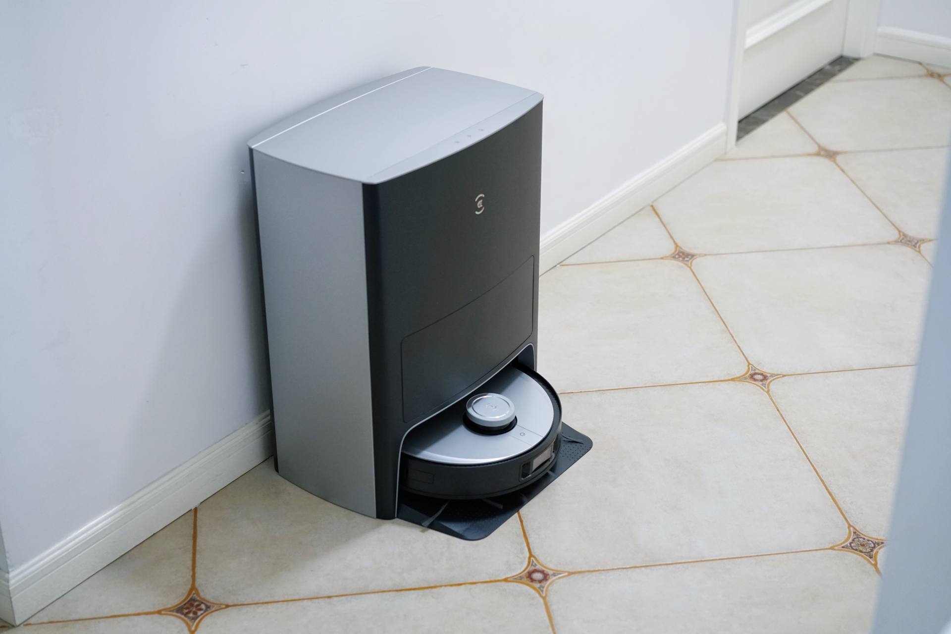 年度旗舰：科沃斯新品DEEBOT X1 OMNI扫拖机器人开箱评测