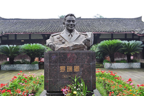 十大将军最终归宿，有人自己20处墓葬，有人意外病逝在异国他乡