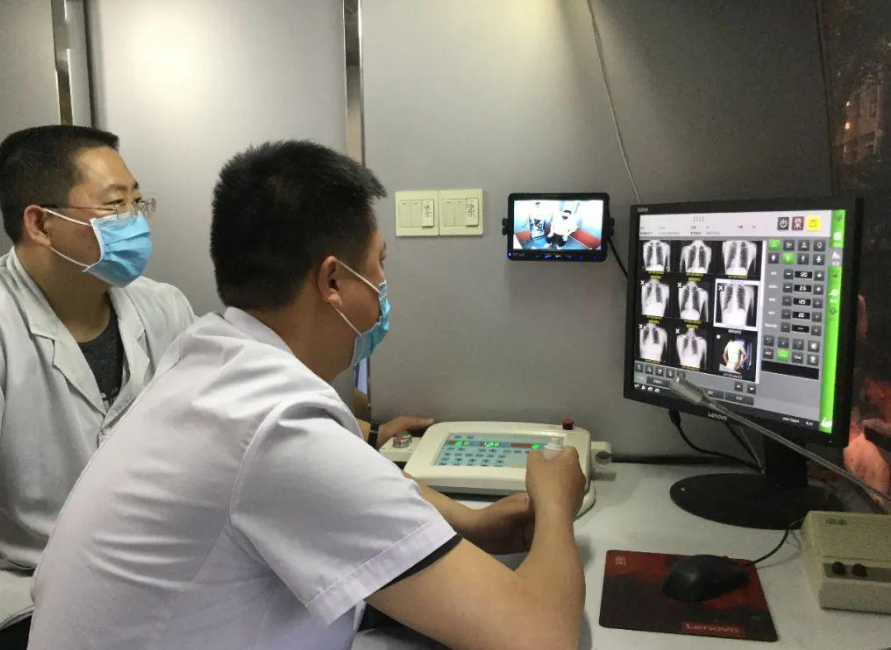 有学生主动“裸检”，有人偷戴近视镜，高考体检出现名场面