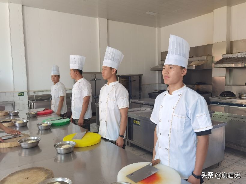 夏练三伏，传承中式烹调技术我们在路上