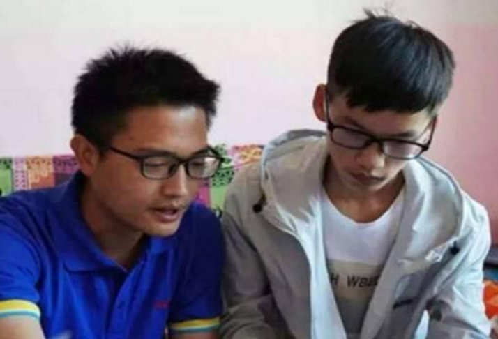 云南考生高考713分，被清华录取却哭了，看到他的手恍然大悟