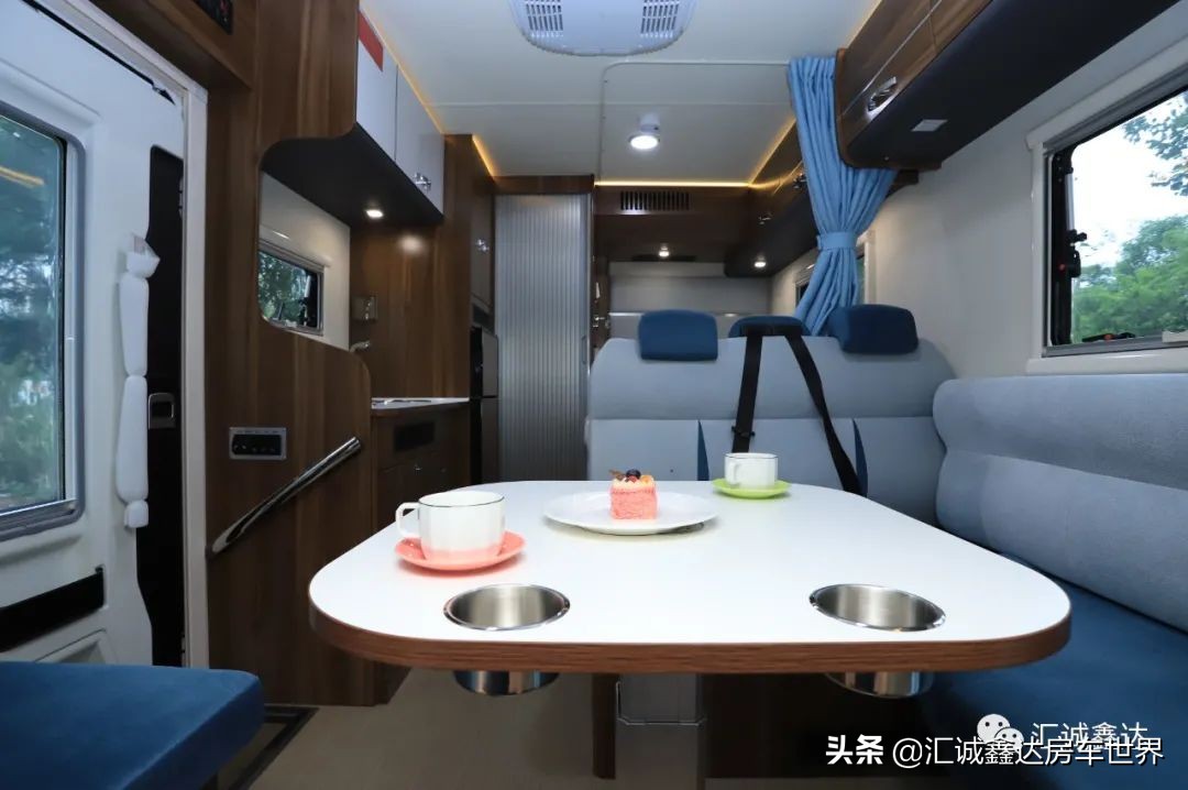 大通V80房车，典雅精装修+仨大床，大空间6人出行无压力