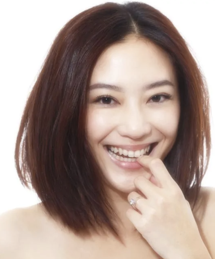 港媒曝陈小春应采儿花百万改名催运，现夫妻同姓，春哥身家超5亿