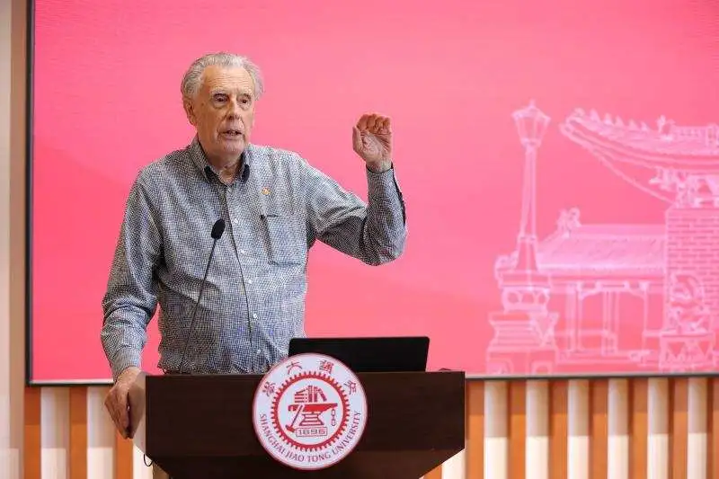 图灵奖得主吐槽中国高校「重科研，轻教育」怪象！你怎么看？