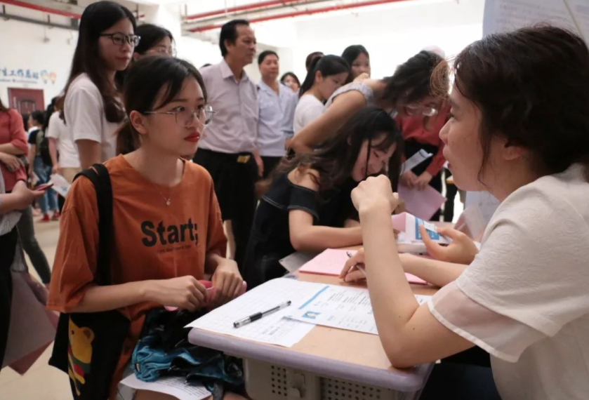 多年后才知道，高等专科学校和职业技术学院的区别，不是一星半点
