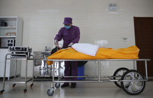 中国入殓师自述：被问工作就说是民政部门，薪水虽高但对象难找