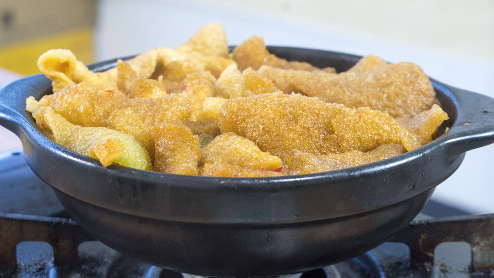 秋冬干燥寒冷，女人要多吃6种食材，补水又驱寒，面如桃花显年轻