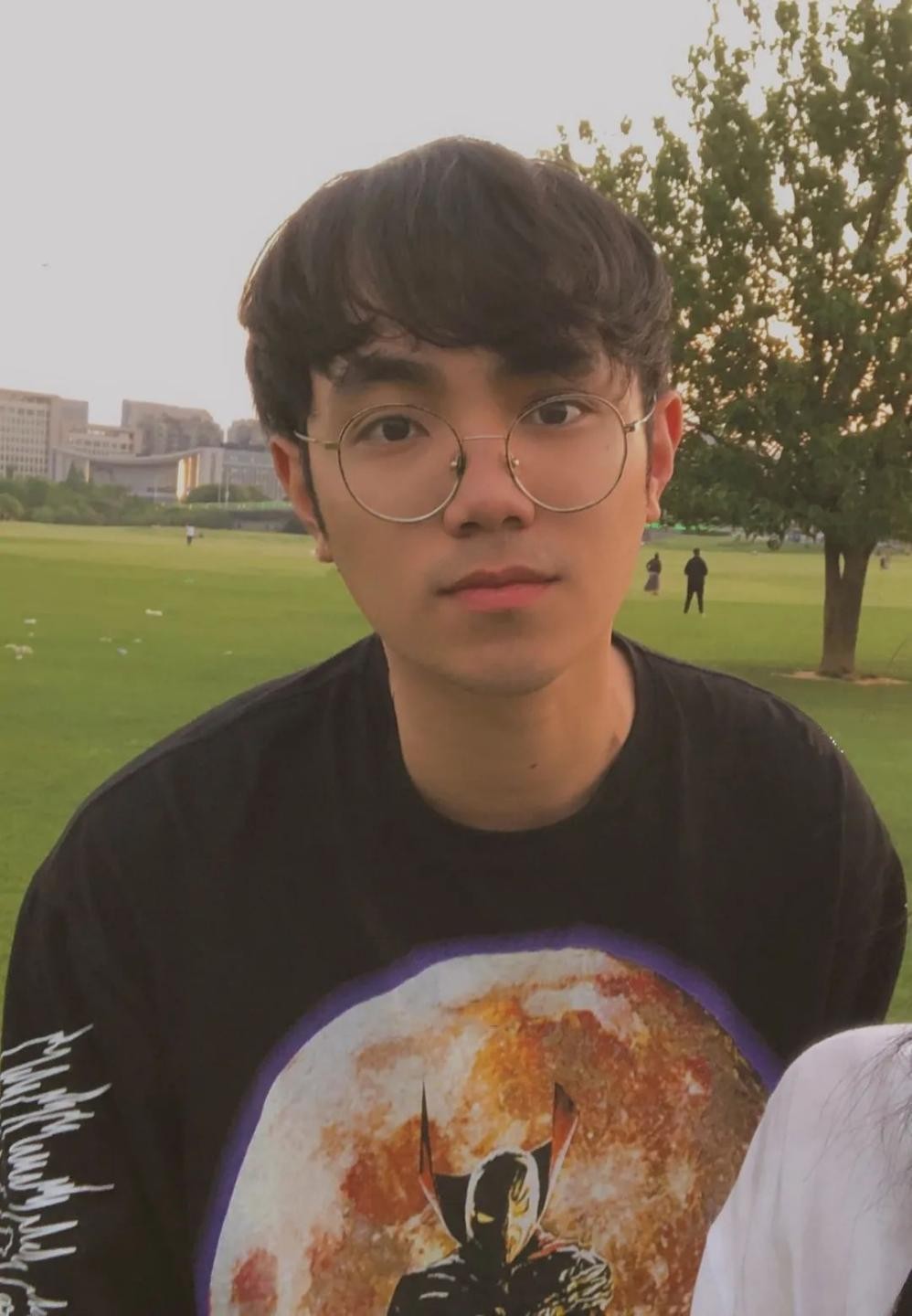 惊艳！北京“双一流”名校2021级新生辅导员集体亮相，网友：眼前一亮！