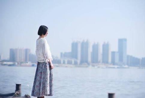 女人对家庭寒心了，会变得很安静