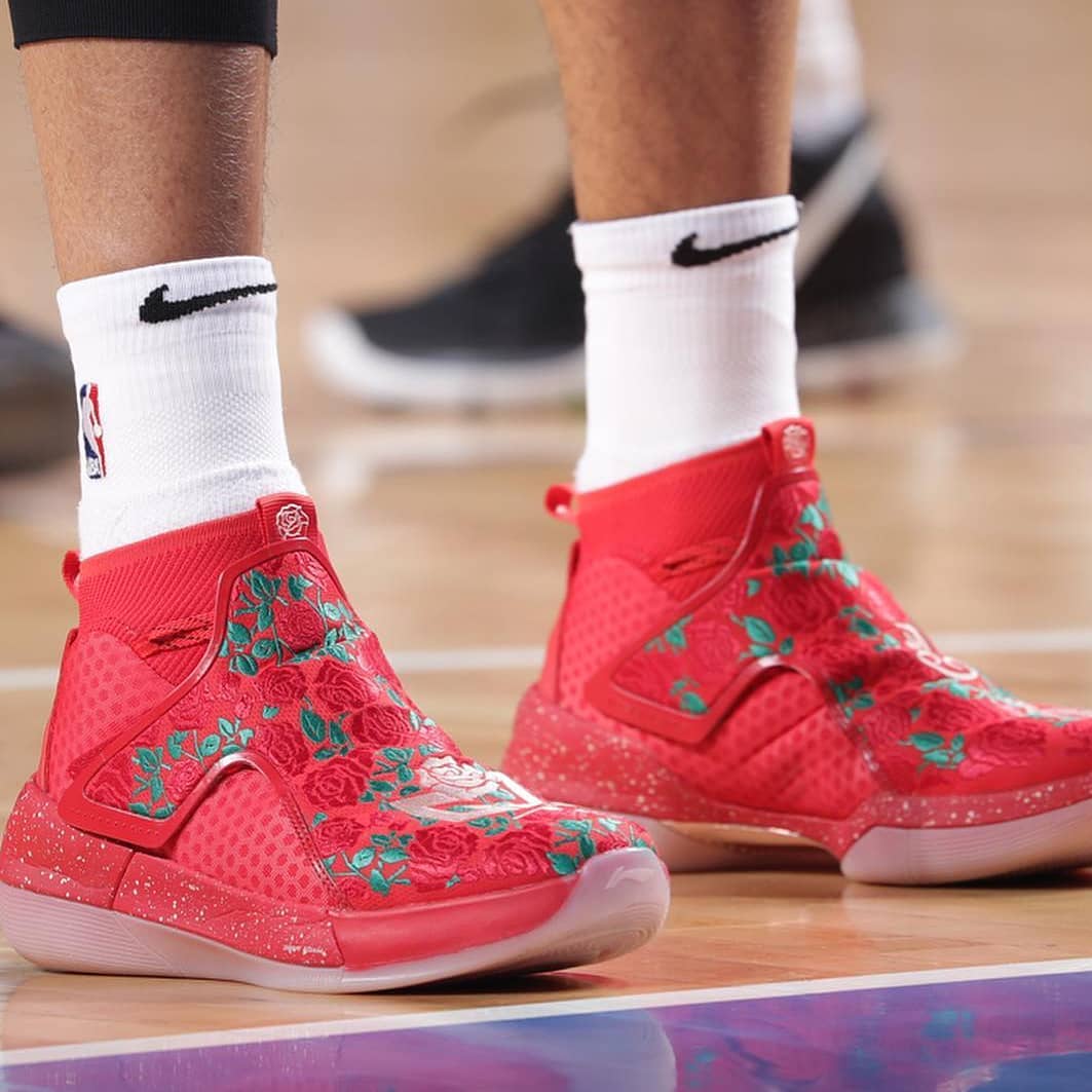 玫瑰之城什么牌子好(国产品牌李宁,驭帅12"rose city玫瑰之城"大红版)